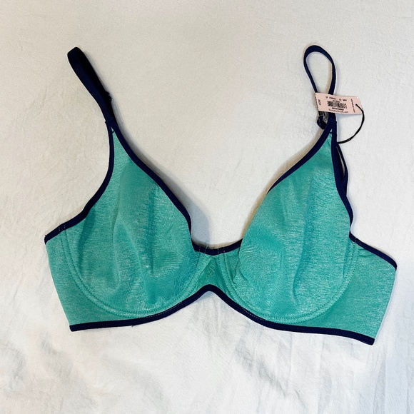 Victoria’s Secret Intimates Lined Semi Demi Green Bra NWT - Picture 1 of 3
